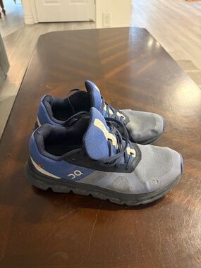 Women/Men On Running Shoe